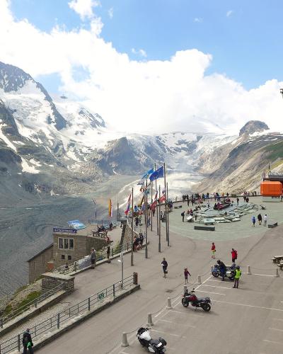 The Kaiser-Franz-Josefs-Höhe viewing terrace facing the Grossglockner and the Pasterze glacier
