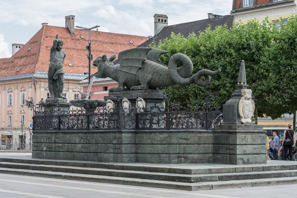 Lindwurm Fountain (Lindwurmbrunnen)