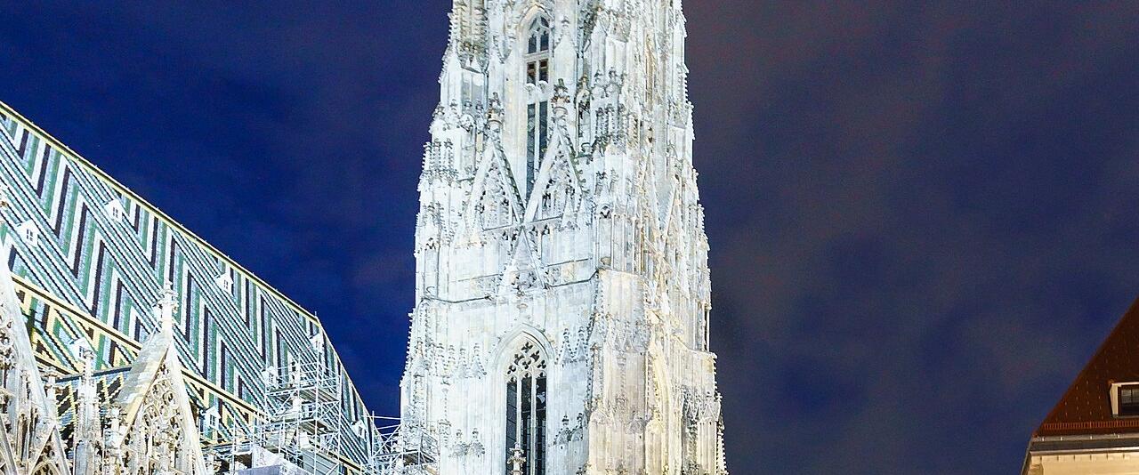 St. Stephen's Cathedral in Vienna lit up at night