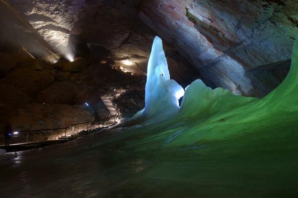 Dachstein Giant Ice Cave (Dachstein Rieseneishöhle)