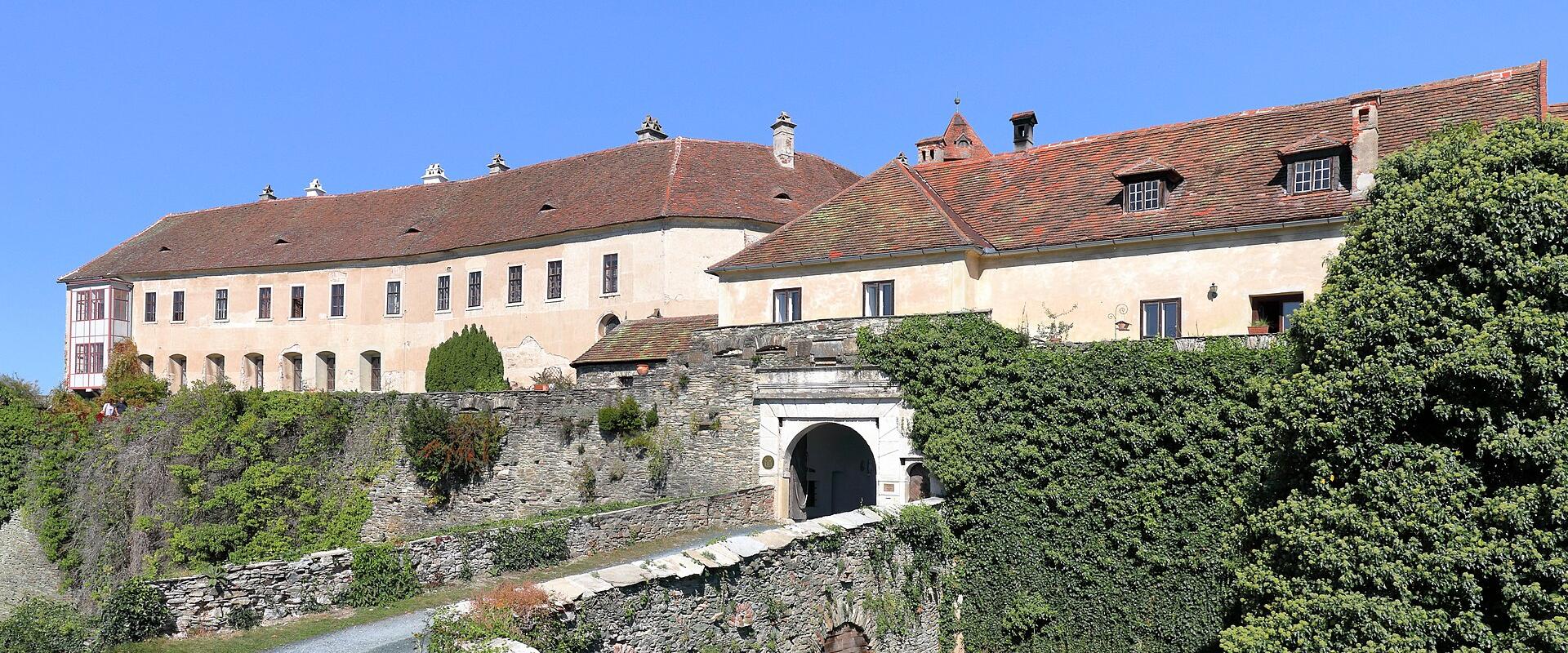 Regional History And Art Museum (located In Bernstein Castle)