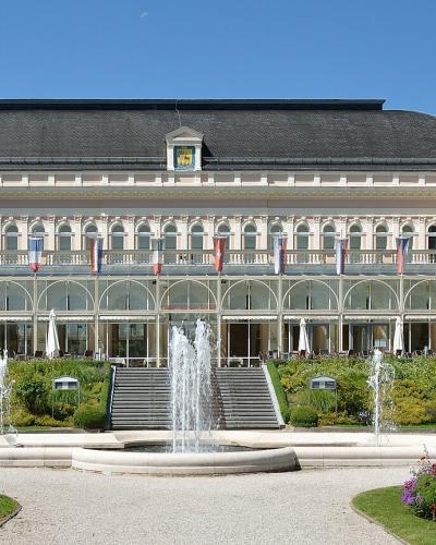 Kongress & Theaterhaus with fountain and spa gardens in Bad Ischl, Upper Austria